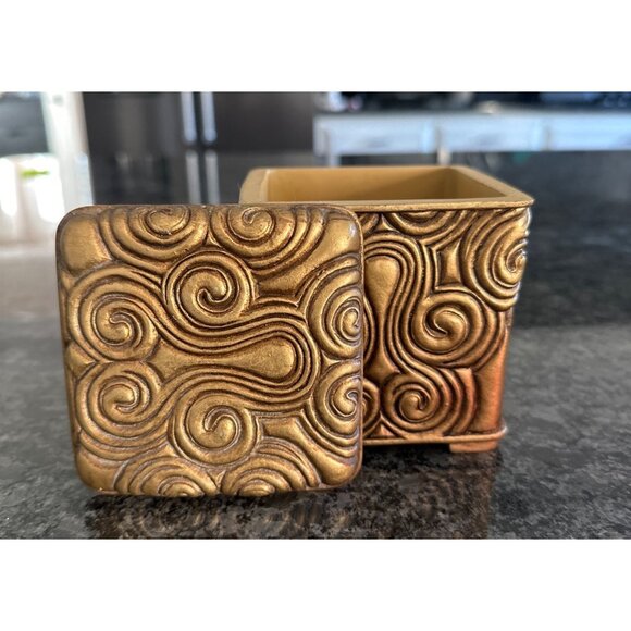 Karen Lawrence Gold-Tone Swirl Pattern Decorative Square Box With Lid Art Deco - Picture 1 of 8